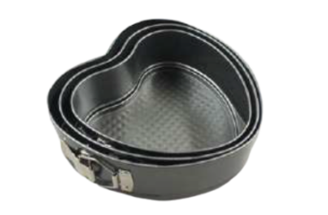 A06 C Spring Form Coated Heart Cake Pan 1