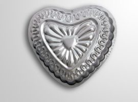 E38C Decorated Heart Medium Cake 1