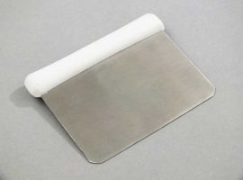 P14 Nylon Handle Dough Cutter 1