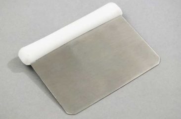 P14 Nylon Handle Dough Cutter 1