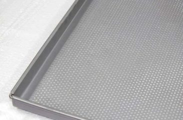 Z07 P 3mm Hole Perforated Tray With Wire Frame 1