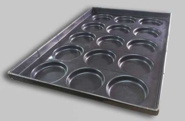 Z26 RBT15 NS Non-Stick Coated Round Burger Tray 1
