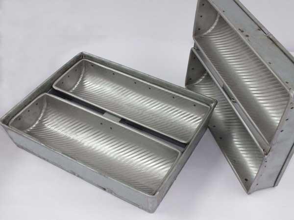 Z47 SMGB CS Garlic Bread Pan 2in1 With Lid